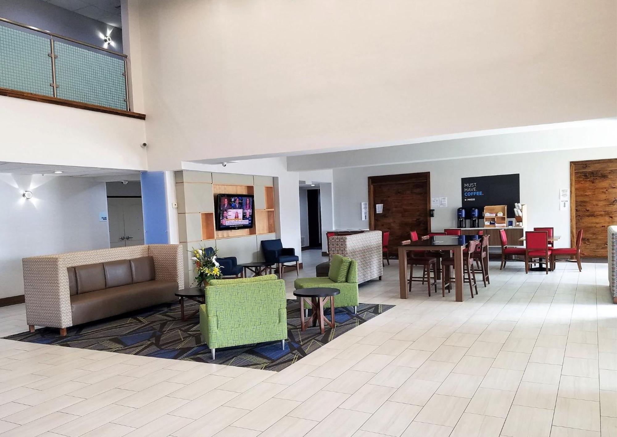 Holiday Inn Express & Suites Dallas East - Fair Park By Ihg Exterior photo