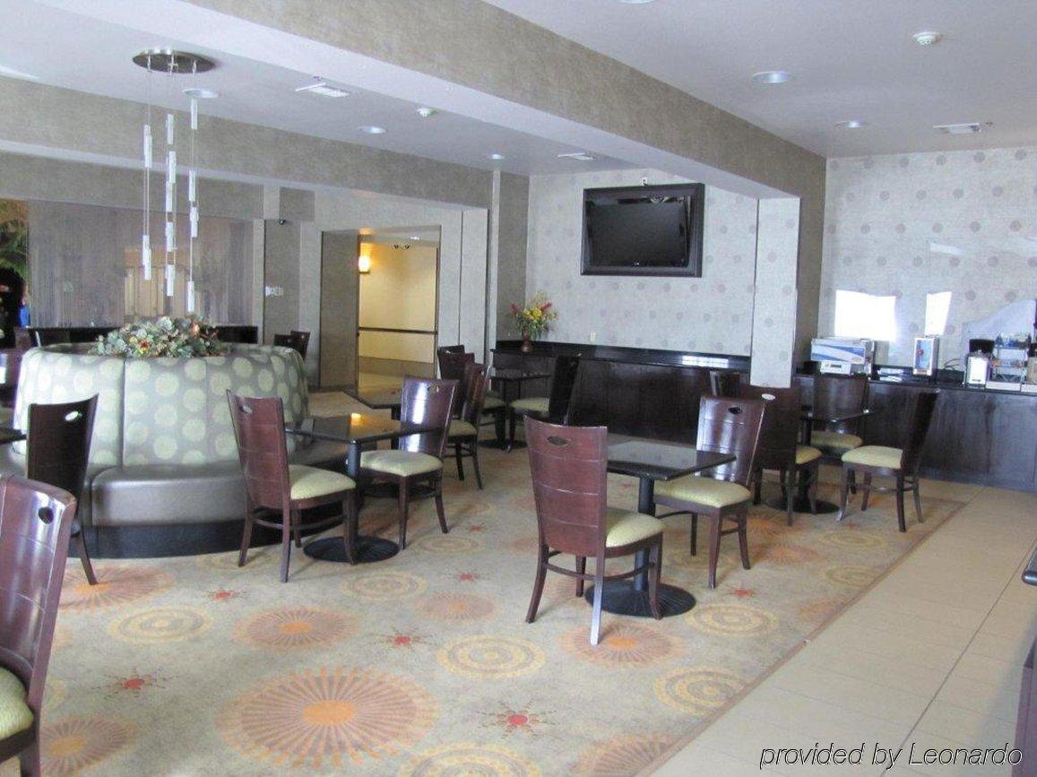 Holiday Inn Express & Suites Dallas East - Fair Park By Ihg Exterior photo